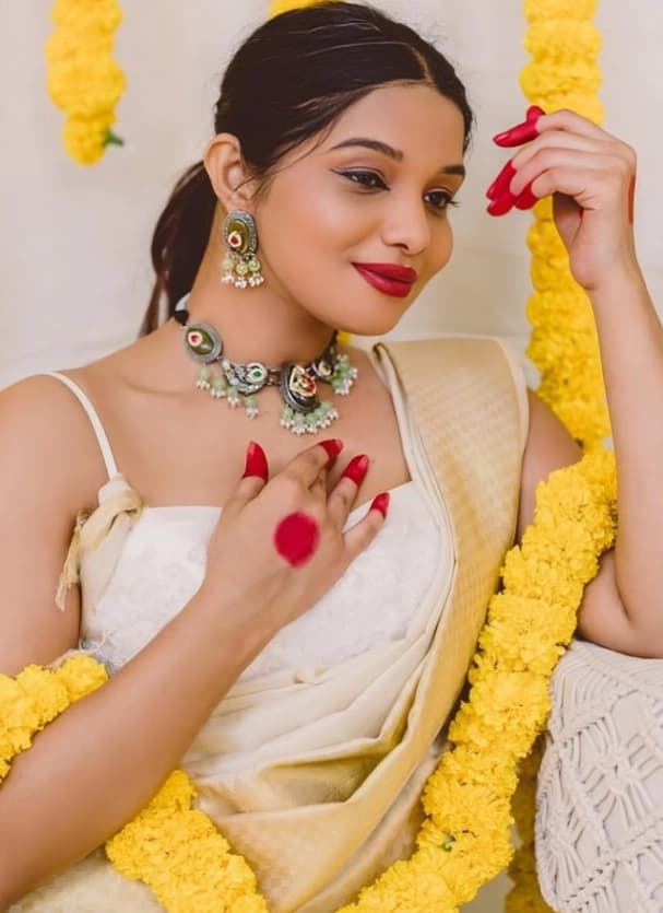 Insta Model Aria Sanara Nude Video Topless in Bathtub Showing Her Boobs - Image 2