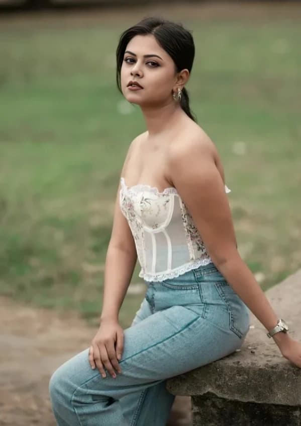 Fashion Model Sarmishtha Full Nude Seductive Photoshoot Teasing Her Boobs and Shaved Pussy - Image 2