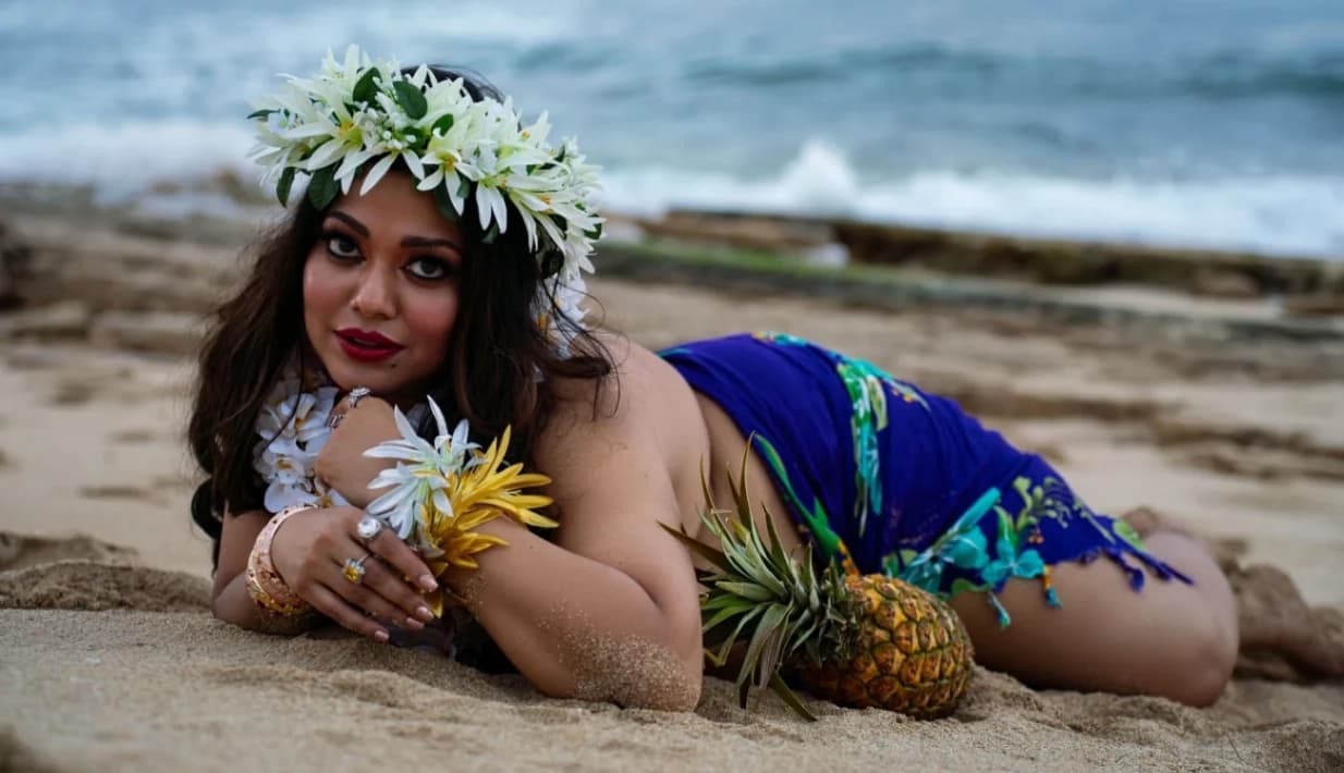 Desi MILF Saroni Roy Model Flashes Her Massive Boobs in Public - Image 8