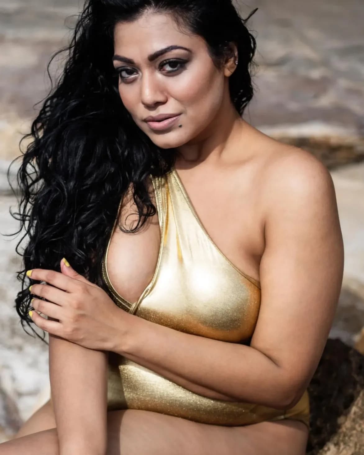 Desi MILF Saroni Roy Model Flashes Her Massive Boobs in Public - Image 19