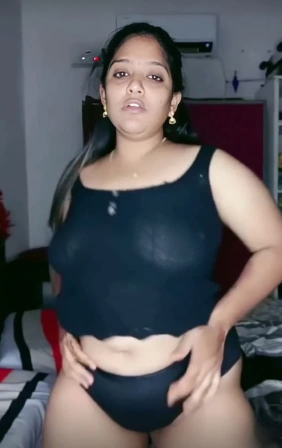 Sexy Tango Milf Anu Nude Dance Teasing Her Fans with Big Boobs - Image 1