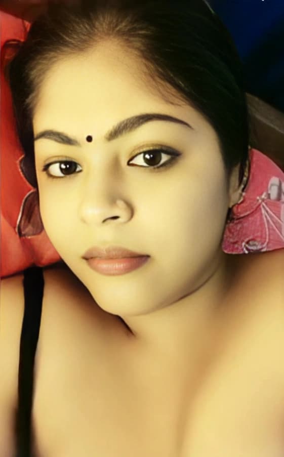 Desi Bhabhi Live on Tango Showing Her Boobs and Finger-Fucking - Image 1