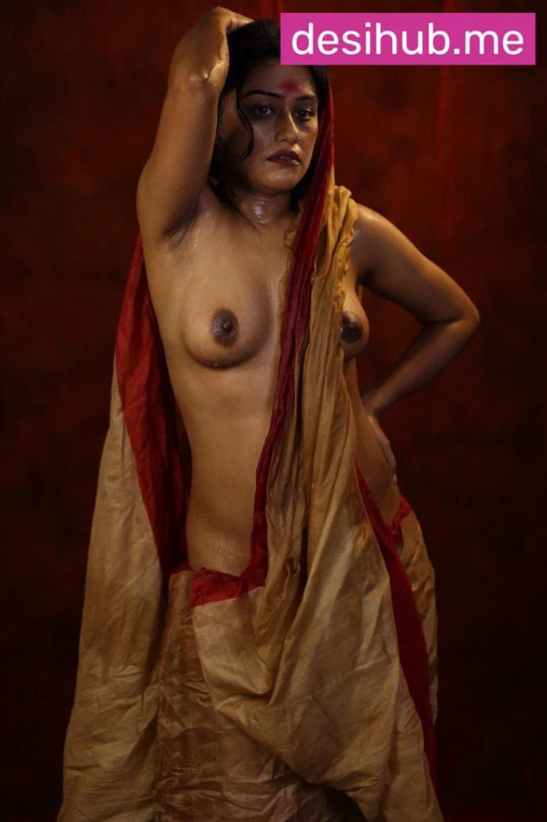 Hot Insta Model Sexy Photoshoot Fully Nude Teasing Her Big Boobs - Image 2